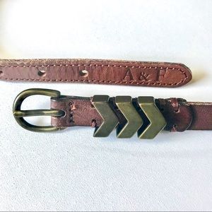 ABERCROMBIE & FITCH Skinny Leather Arrow Belt